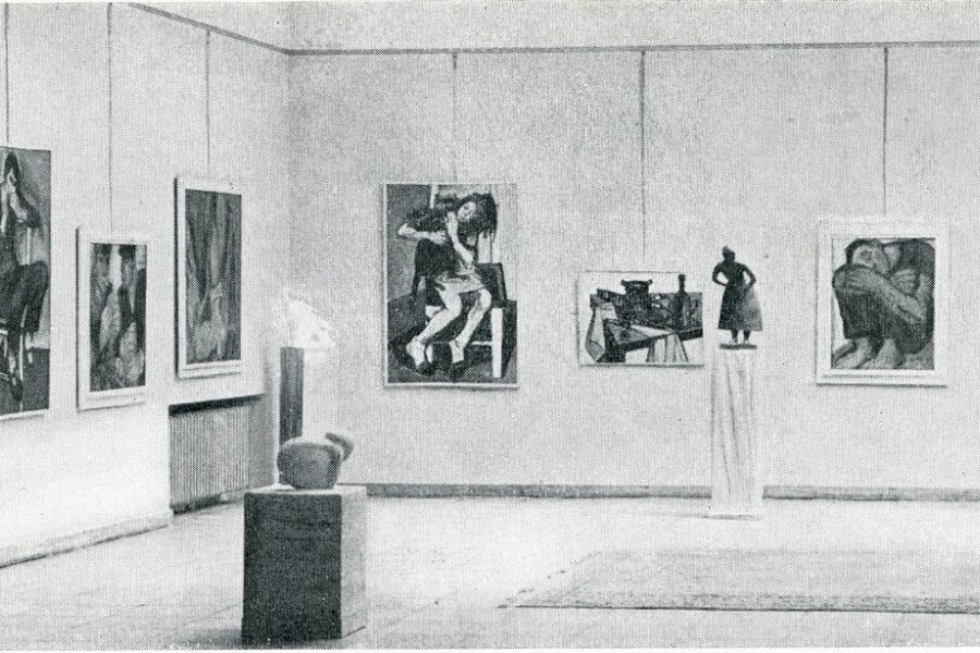 Pohled do výstavy, foto Výtvarné umění, 1958, VIII, č. 7, s. 314.jpeg